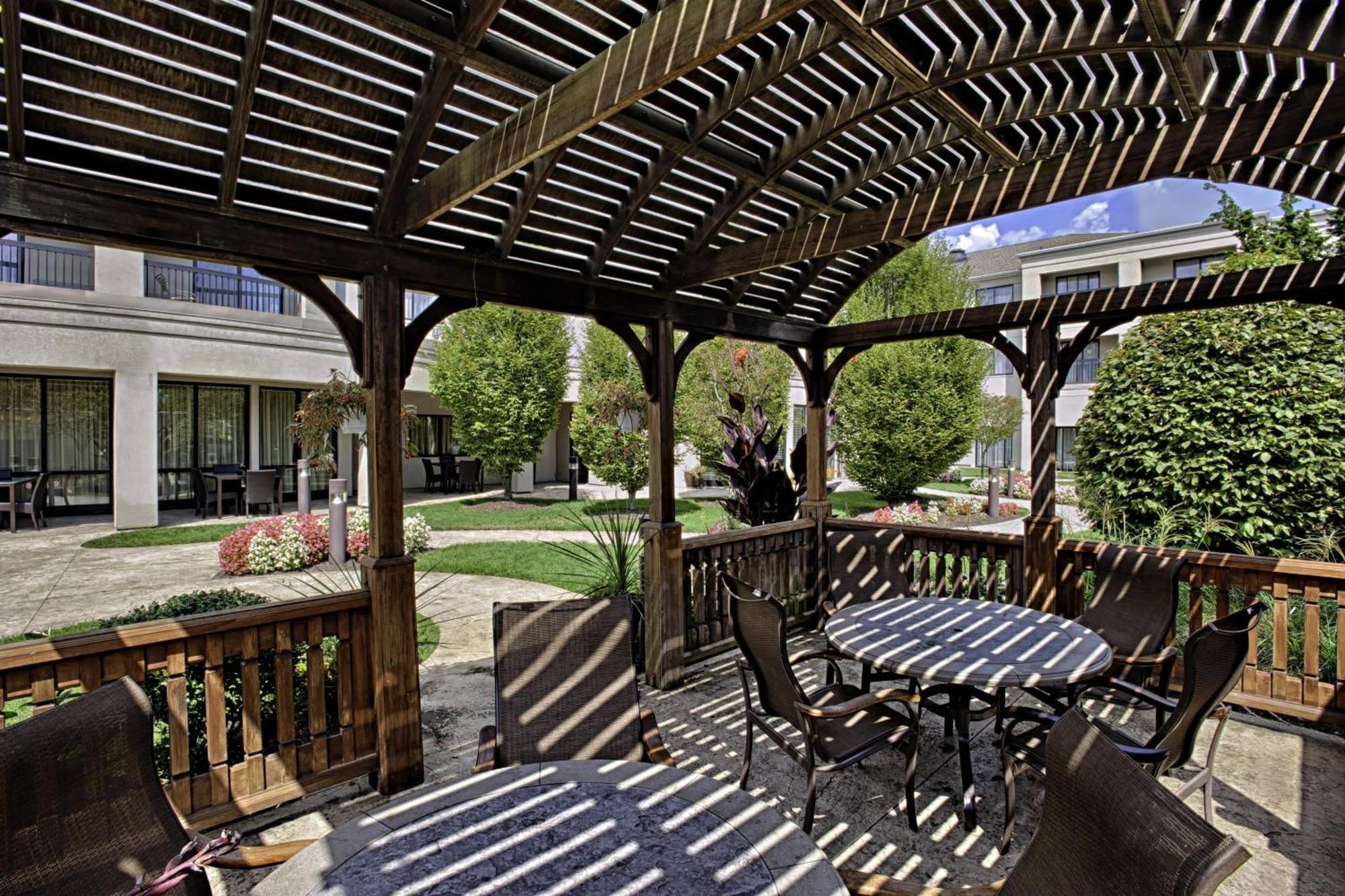 Courtyard Wall At Monmouth Shores Corporate Park Exterior foto